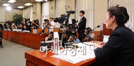 [포토] 답변하는 유영숙 후보자
