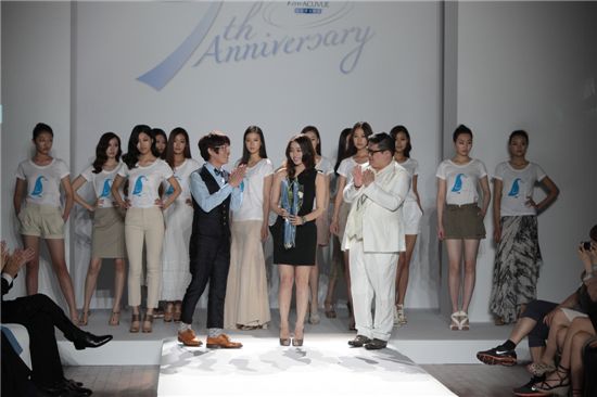 [사진]한국존슨앤드존슨, 아큐브 디파인 7주년 기념파티 열어