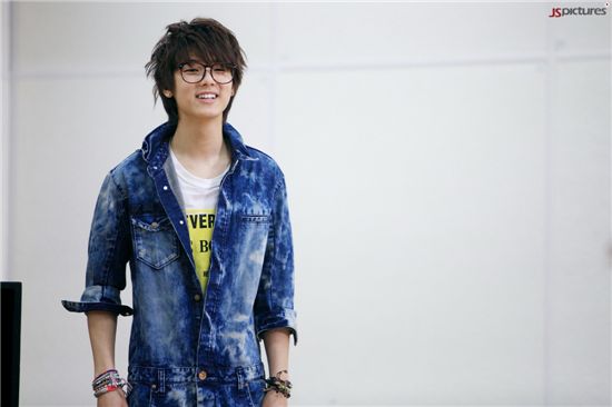 Pictures of CNBLUE Kang Min-hyuk on new series unveiled 