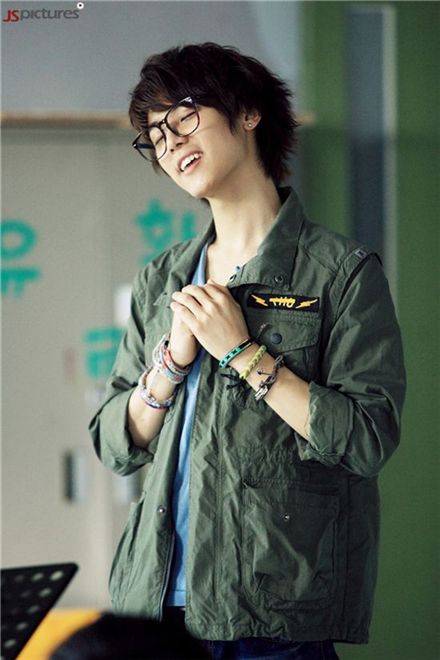 Pictures of CNBLUE Kang Min-hyuk on new series unveiled 