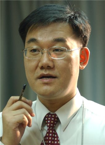 [아시아블로그]헛발질 정책은 이제 그만....