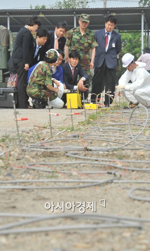 [포토]공동조사단, 부천 캠프머서 첫 현장조사