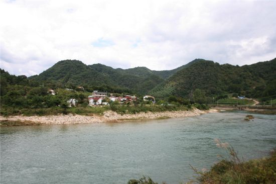 [김경래의 우리 땅 살만한 마을] 강원도 내륙의 빼어난 풍경 '평창강 마을'