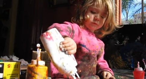 '천재화가' 4살 소녀, 뉴욕에서 개인전 열어