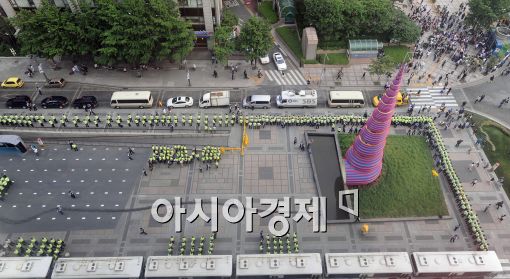 [포토]청계광장 둘러싼 경찰