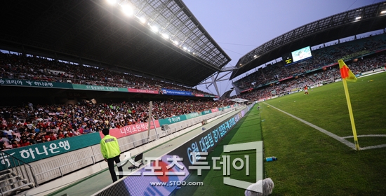 [포토] 만원관중 이룬 전주성