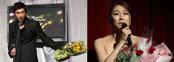 남우주연상을 수상한 <지킬앤하이드>의 조승우(왼쪽), 여우주연상을 수상한 <서편제>의 차지연.
