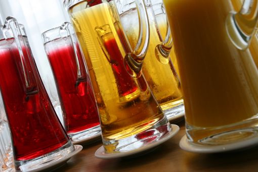 호텔, 파티복을 입었다