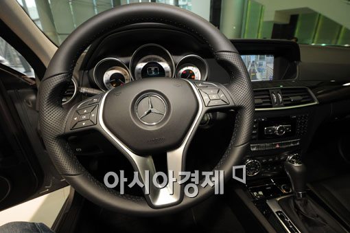 [포토] 다이내믹한 드라이빙을 위한 벤츠 C-Class