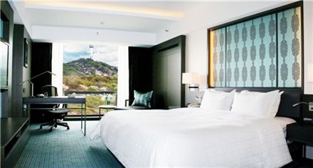 [서둘러 온 여름 100배 즐기기-즐겨라!]호텔 패키지 잘 고르면 도심서 ‘일탈의 일상’ 연다