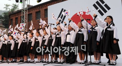 [포토]태극기 휘날리며~
