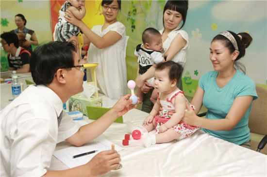 강북구, 엄마 젖 먹는 아기들의 건강 축제 열어 