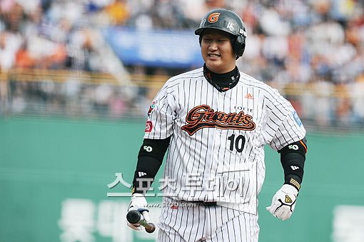 이대호, 2주 연속 올스타 투표 선두 질주