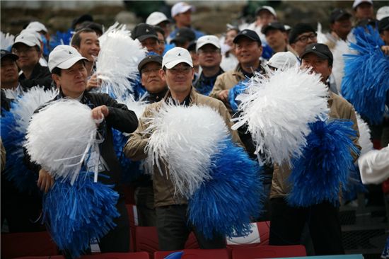 지난 10일 전북 무주리조트에서 열린 삼성 신입사원 하계수련대회를 찾은 이재용 사장.