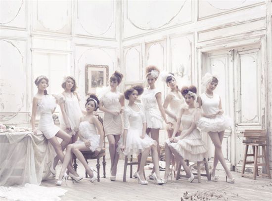 Girls’ Generation ascends to No. 1 on Japanese iTunes chart 