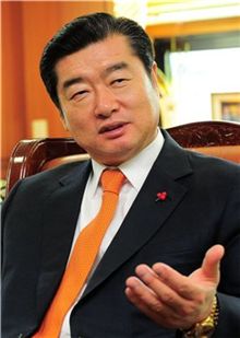 '김밥왕' 김용만 대표 '치킨왕' 되나