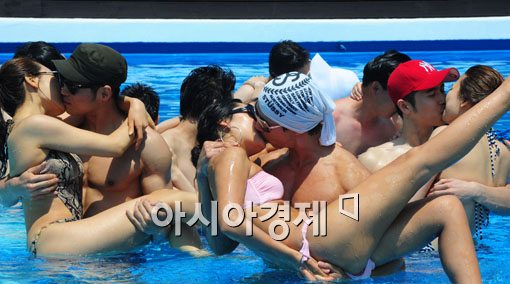 [포토] 뜨거운 '쿨워터키스'