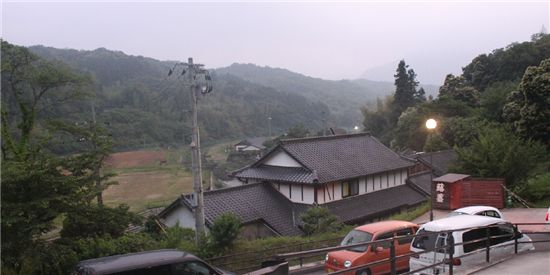 原電에 질린 일본인, 자연으로 돌아가다