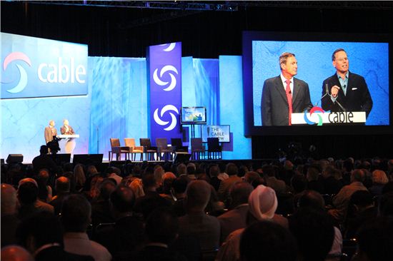 케이블TV, 스마트IT와 눈 맞추다