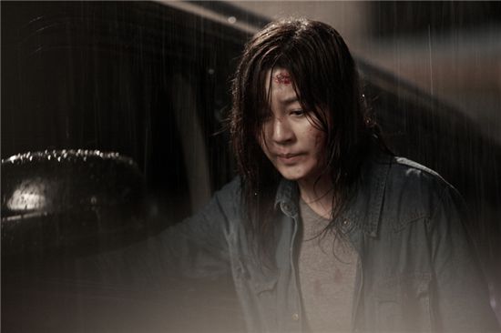 폐막작은 김하늘, 유승호 주연의 한국영화 <블라인드>가 선정되었다.