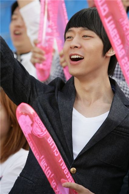 Singer-actor Park Yuchun in the drama "Miss Ripley" [MBC]