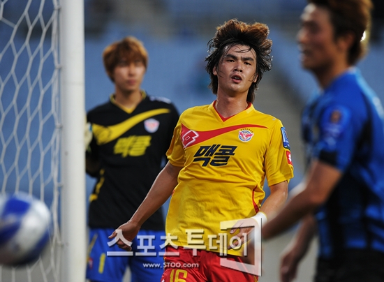 [포토] 김성환 '가까스로 막아냈어'