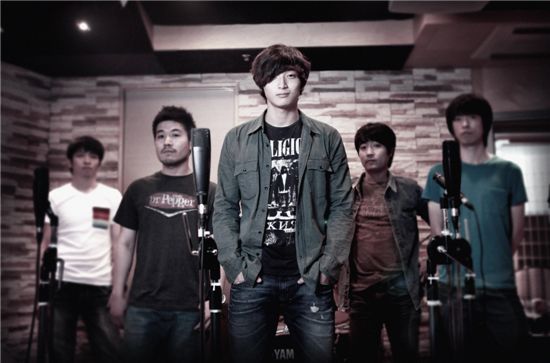 2AM Jinwoon to release solo album