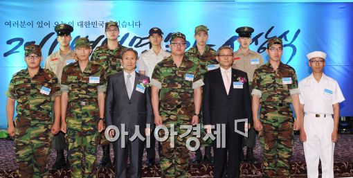 [포토]저희가 모범병사 입니다!