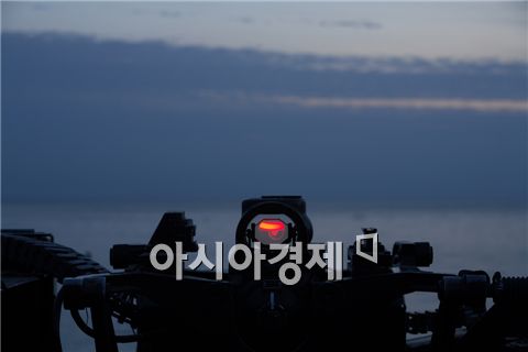 해병대, 민항기에 오인사격