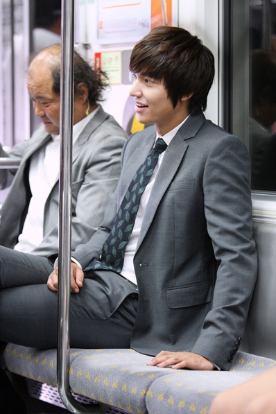 이민호 지하철 포착 "한눈에 들어오는 우월 외모"