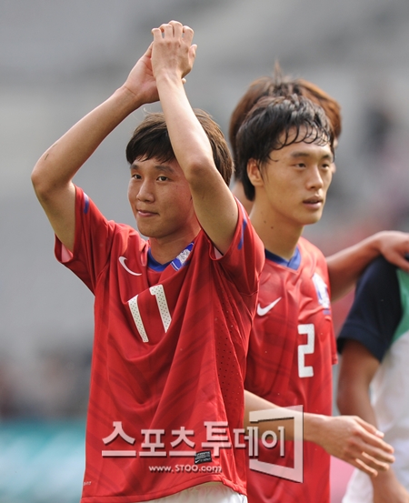 [요르단전 화보②] 임재범의 애국가, 상암벌을 달구다
