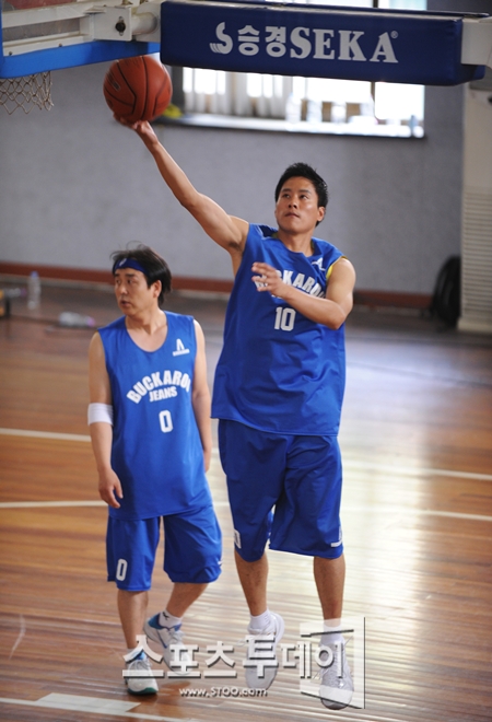 [포토] 우지원의 레이업 슛 '놓고 온다'