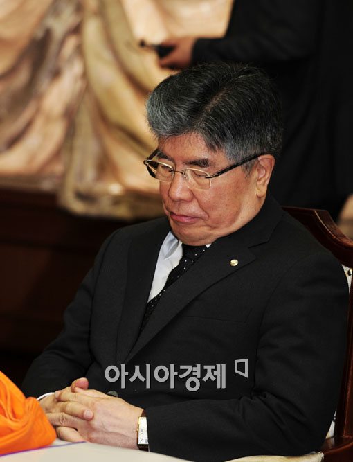 [포토] 피곤(?)한 김중수 총재