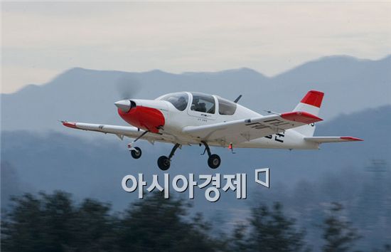 추락한 T-103 훈련기는 