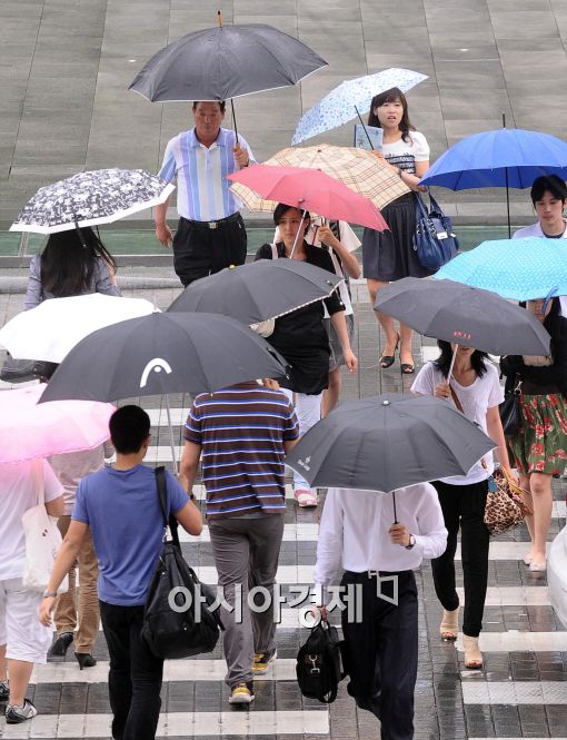 [포토]줄잇는 우산행렬