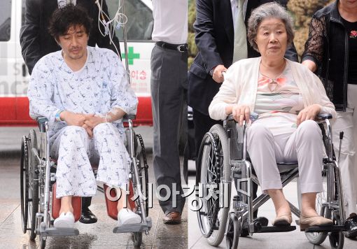 [포토]첫 공판은 꼭 휠체어?