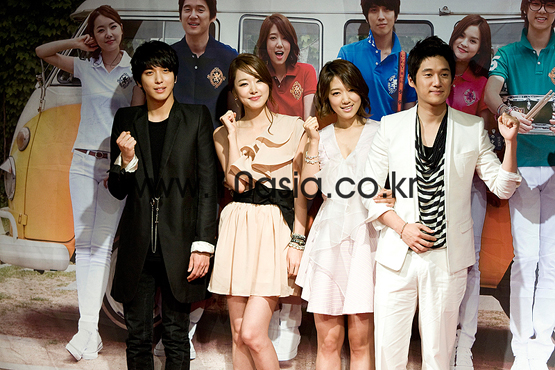 MBC <넌 내게 반했어>의 정용화, 소이현, 박신혜, 송창의. (왼쪽부터)