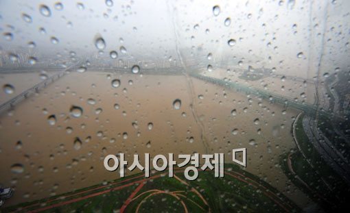[포토] 비에 젖은 서울
