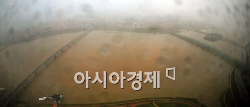 [포토] 흑탕물로 변한 한강