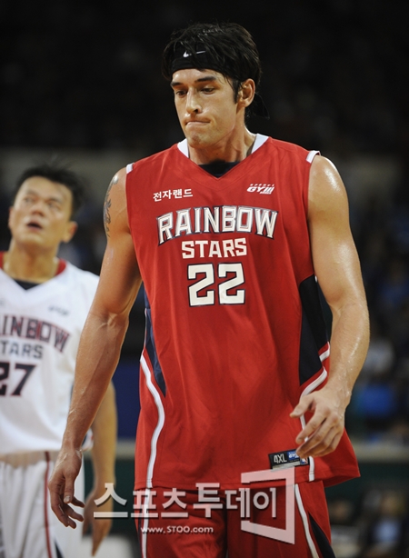 [포토] 줄리엔강 '진짜 농구선수같네'