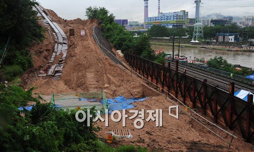 [포토] 방치되는 사고 현장