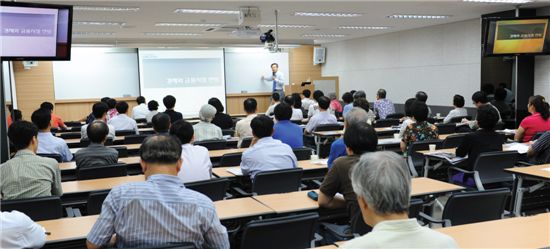 [증권 전문가들이 제안하는 하반기 투자전략]자동차·화학 시장주도 지속  美경기둔화-中긴축이 변수