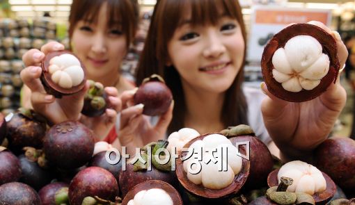 [포토]열대과일 여왕, 生 망고스틴 맛보세요