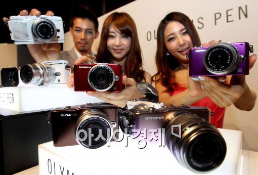 [포토]카메라도 입맛따라…올림푸스 PEN 3종 출시