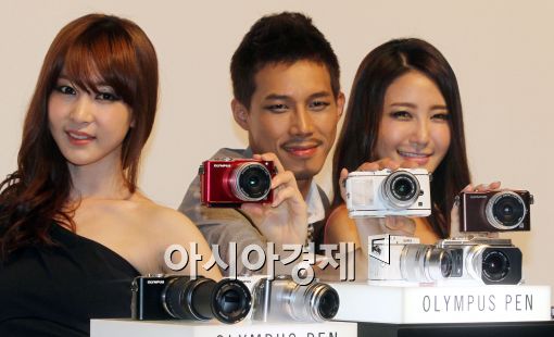 [포토]올림푸스, '최고급부터 깜찍한 미니까지'