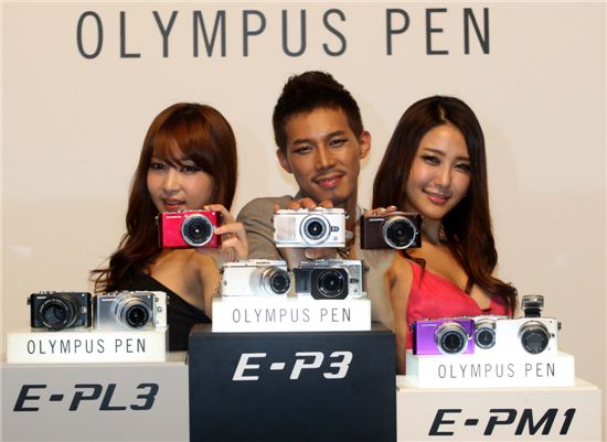 올림푸스, 펜 시리즈 3종 동시공개..."미러리스 시장 견인하겠다"
