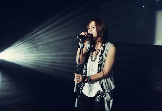 Jang Keun-suk to release self-written single in China