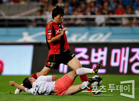 [포토] 최효진 '속살 드러낸 태클'