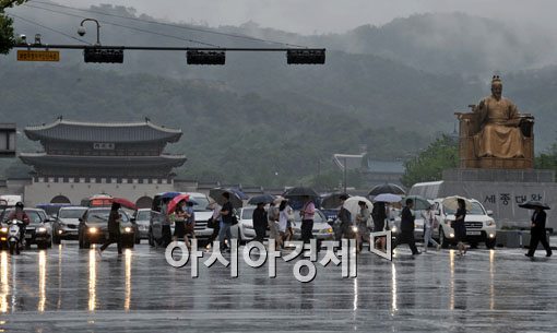 [포토] 비내리는 출근길