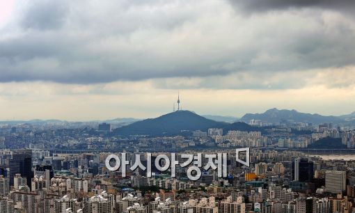 [포토]먹구름 지나가는 남산